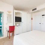 Universal Otel