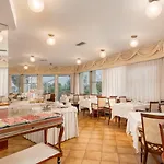 Universal Otel
