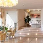 Universal Otel 4*