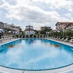 Otel Universal 4*