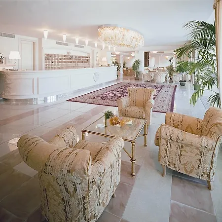 Ξενοδοχείο Universal 4*