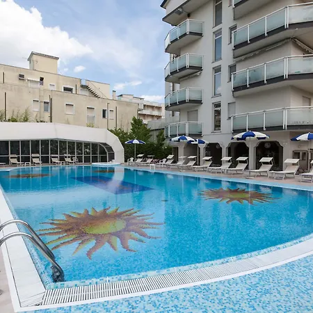Universal 4* Τσέρβια