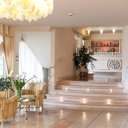 Universal Hotel 4*
