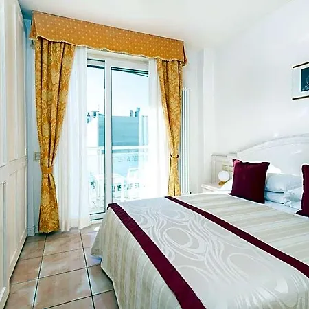 Otel Universal 4*
