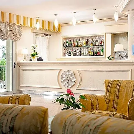 Otel Universal 4*
