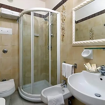 Otel Universal