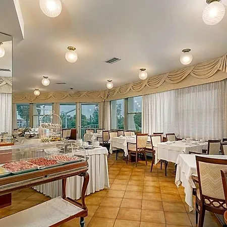 Otel Universal 4*