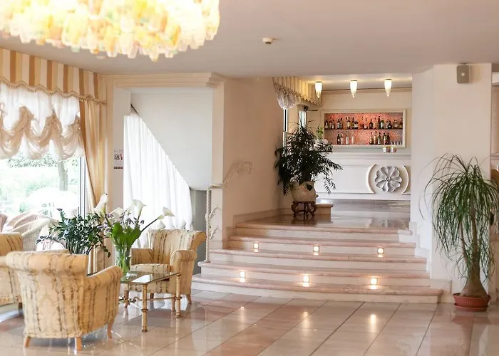 Universal Hotel 4*
