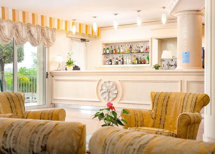 环球酒店 酒店 4*